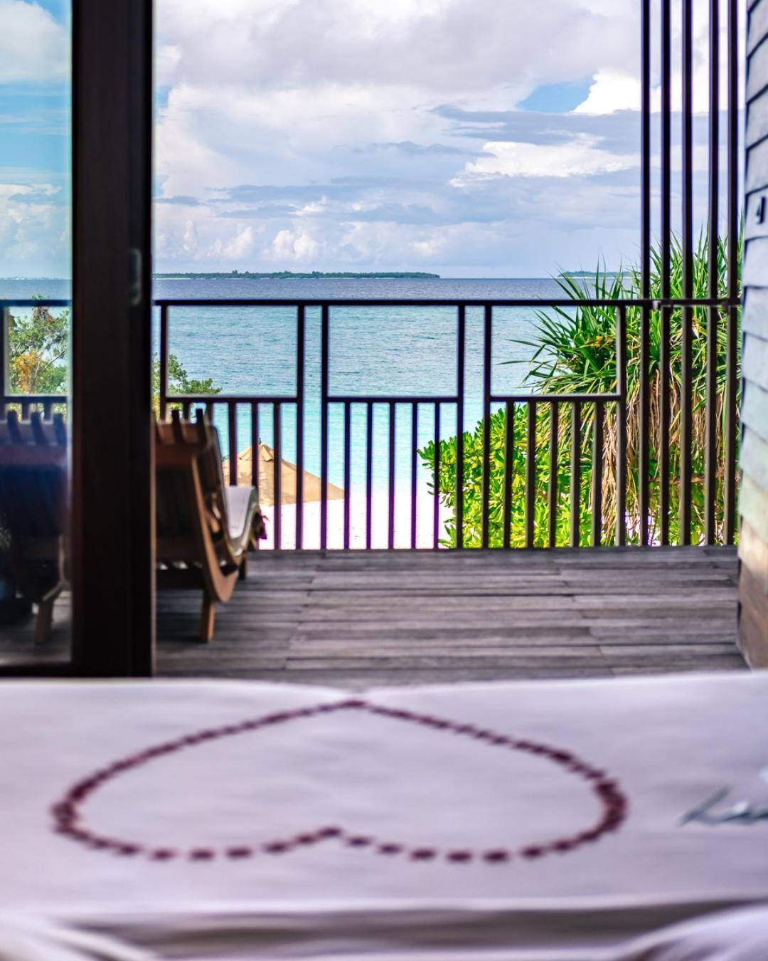 The Barefoot Eco Hotel Hanimaadhoo Island Exterior foto
