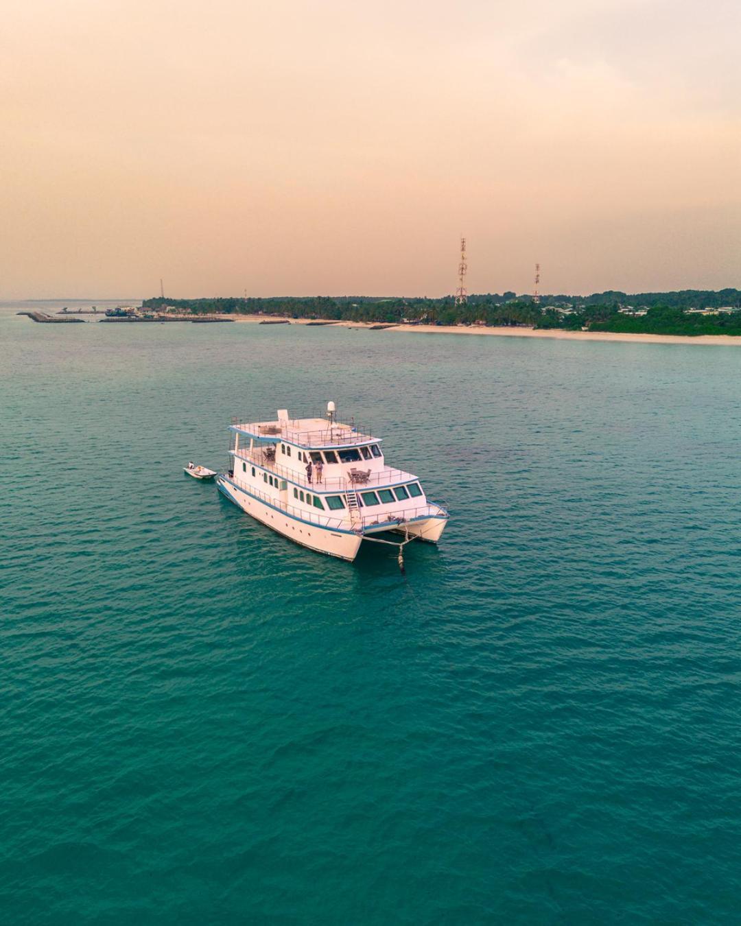 The Barefoot Eco Hotel Hanimaadhoo Island Exterior foto